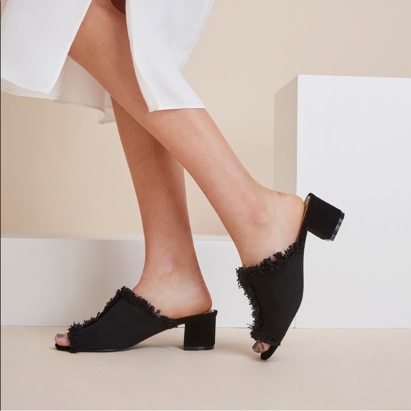 JAGGAR Block Heel Sandal - Picture 1 of 9